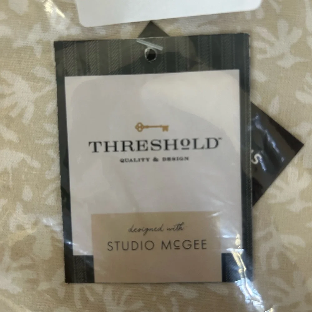 Studio McGee Threshold 60” x 84” Adorable table cloth. NWT!